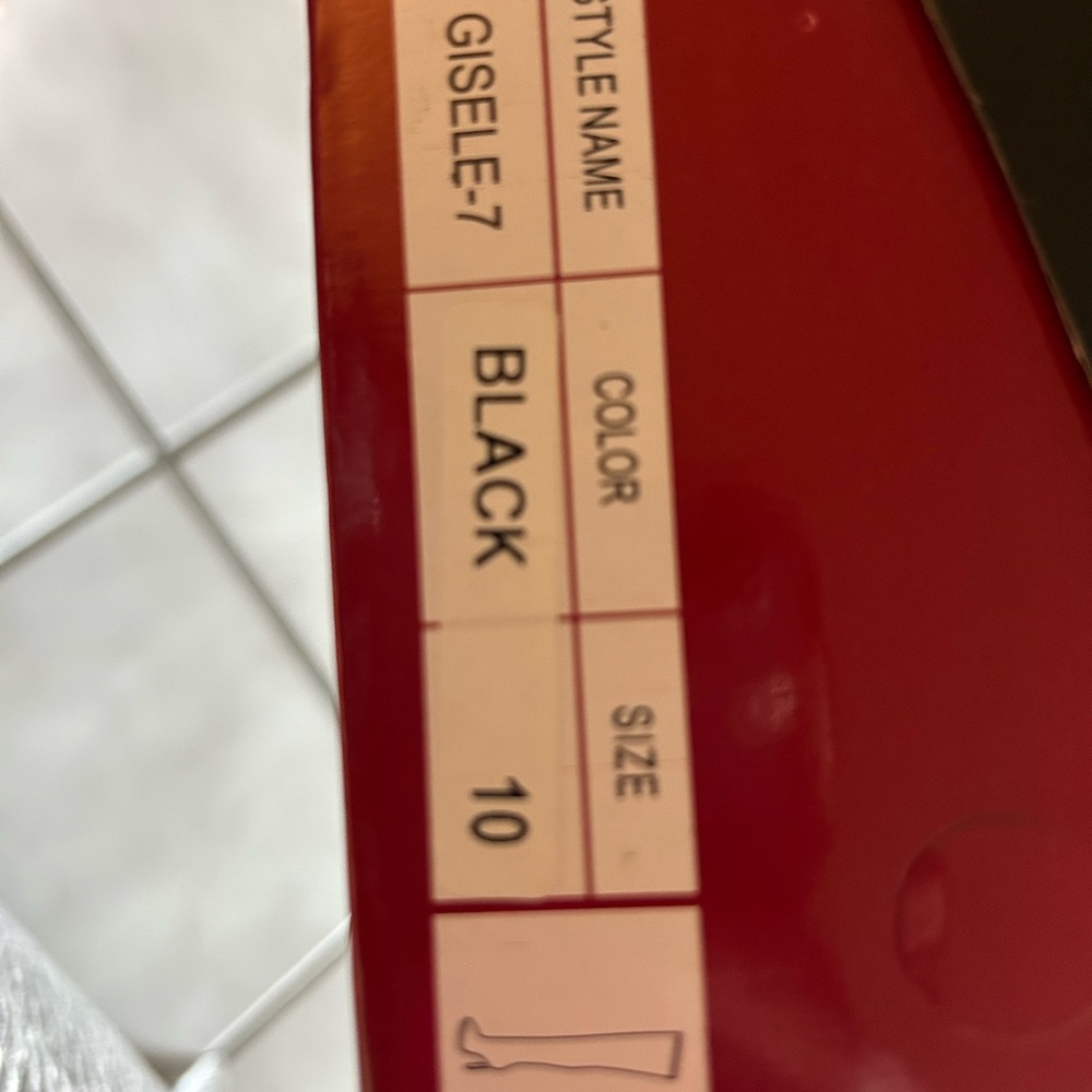 Liliana Classic Black Over-the-Knee Boots - Picture 6 of 6